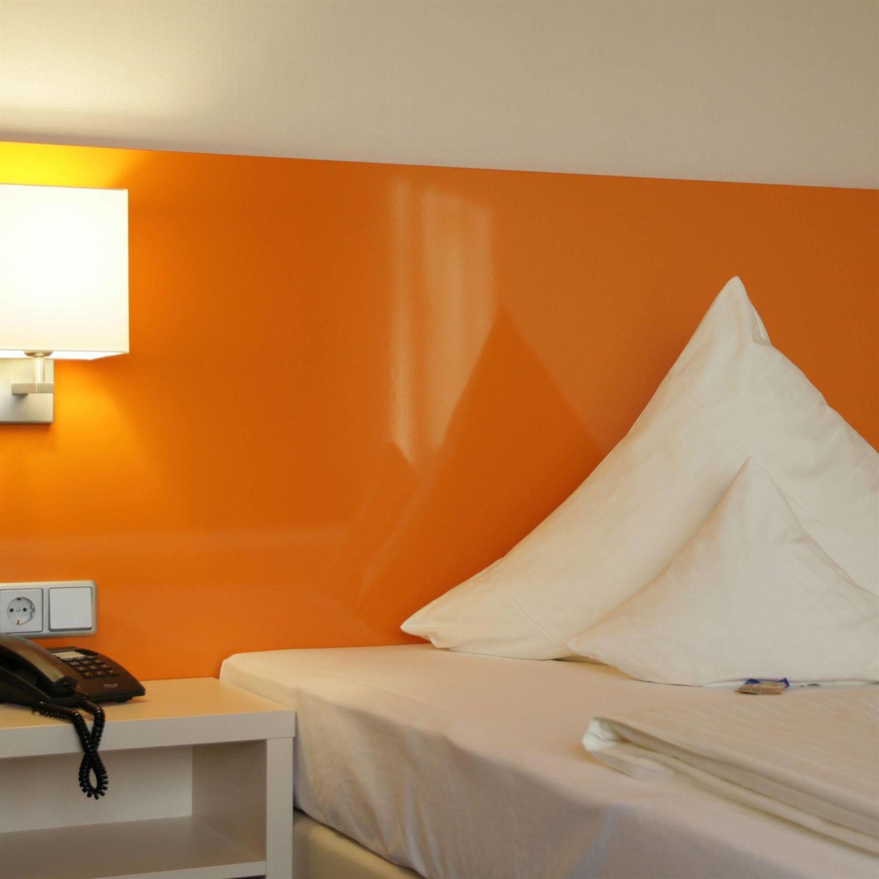 Stadt-Gut-Hotel Filderhotel Остфилдерн Екстериор снимка