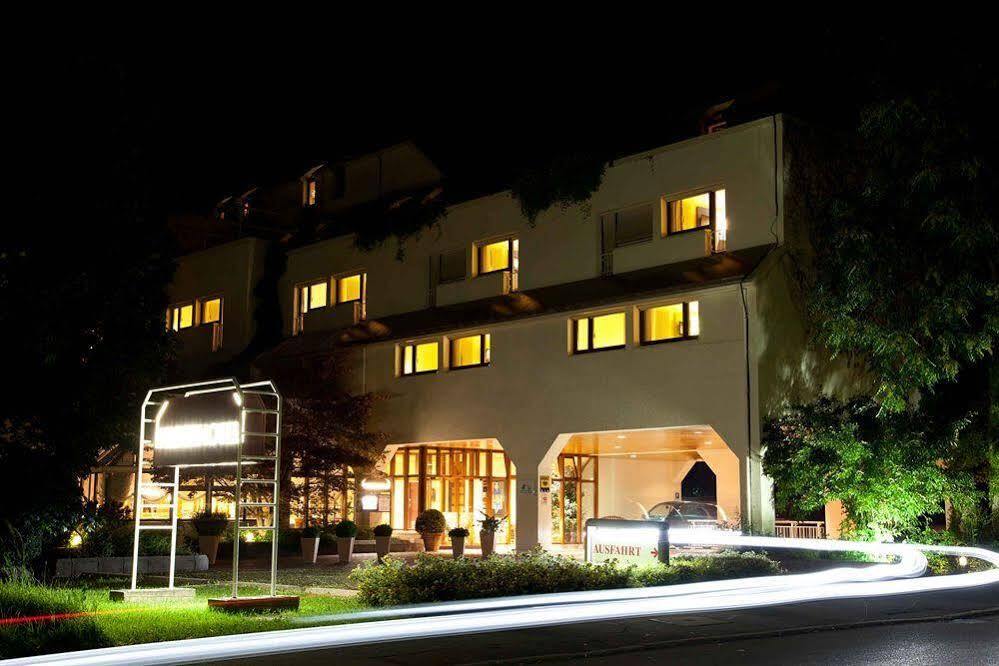 Stadt-Gut-Hotel Filderhotel Остфилдерн Екстериор снимка